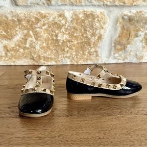 Black n tan lil girls dress shoes (size 28 - 11)